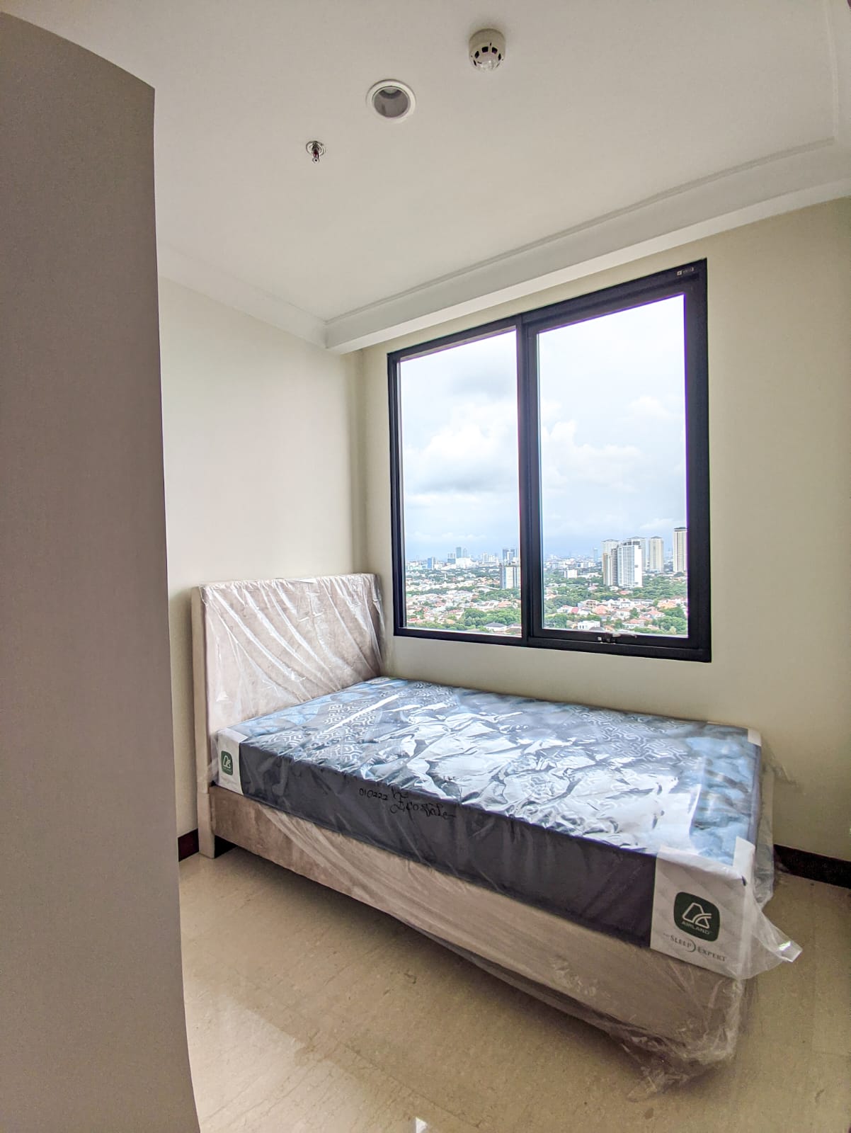Apartemen Permata Hijau Suites 2BR Lantai 26 Full Furnish Disewakan, foto 1 dari 5
